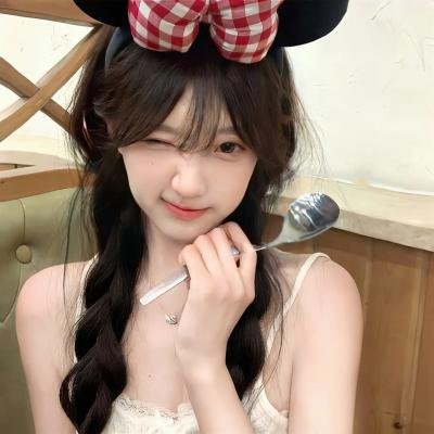 一线女星被拍到同回酒店，本人沉默不回应，连日来引热议